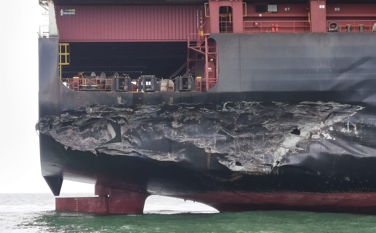 柔：2货船在峇水域，发生碰撞受损
