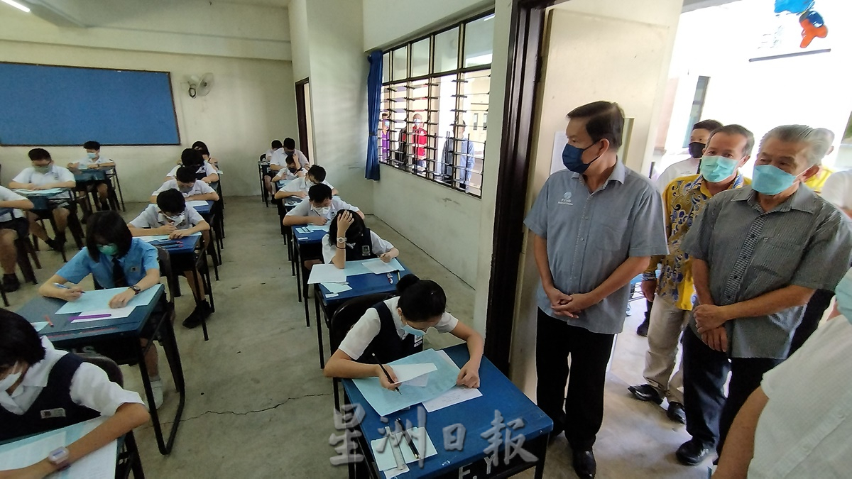 柔：新闻：古来宽中新生入学试  报考人数提升4.88%