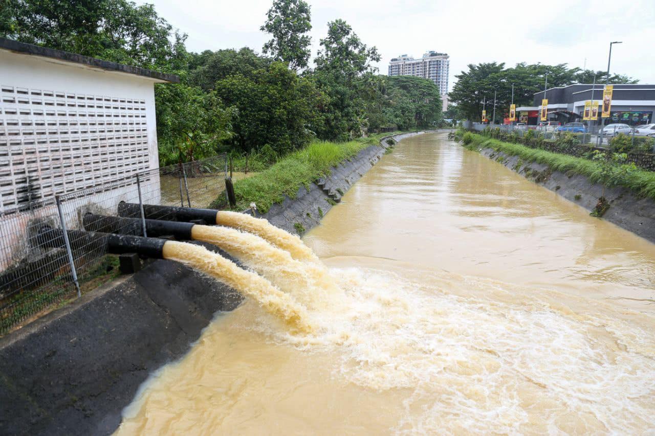 准备应对水灾季节，柔大臣要求地方政府重审找出解决方案