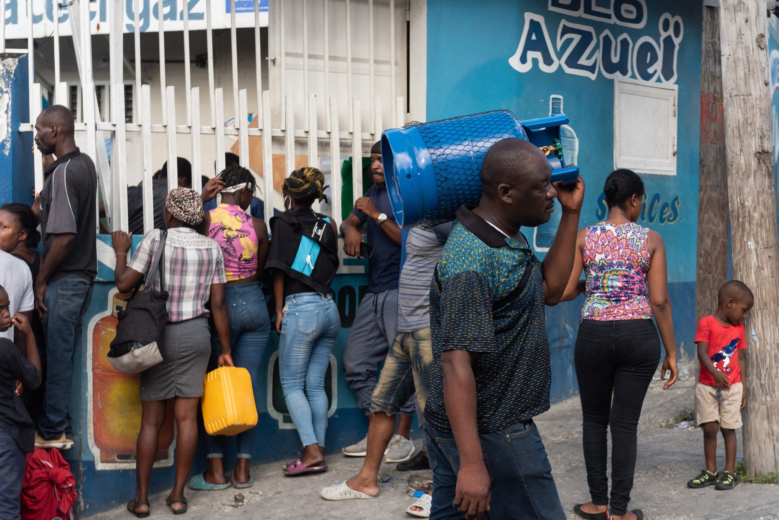 海地动乱加剧苦难 居民面临缺水窘境