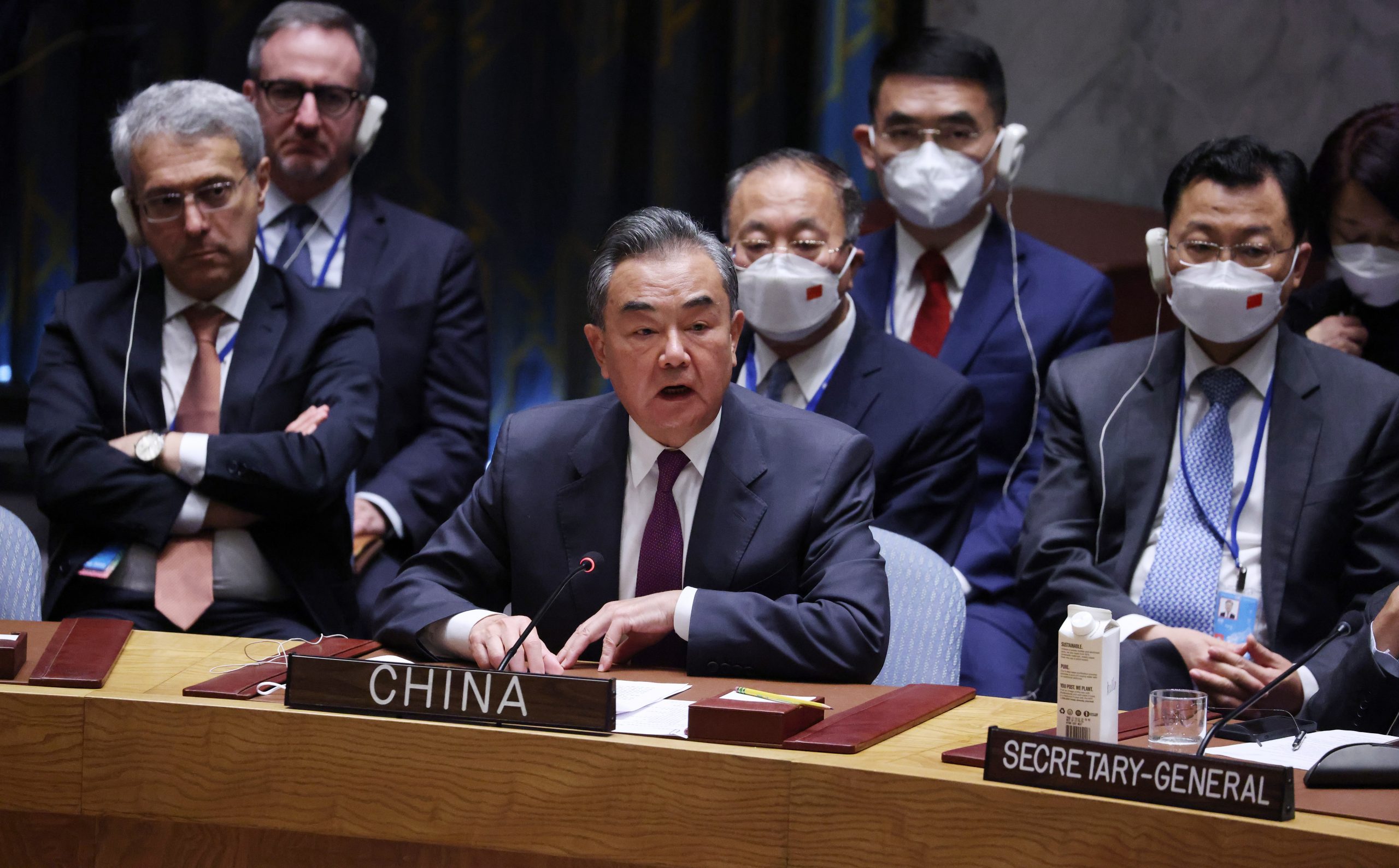 王毅提出对美国对华政策的四大疑问