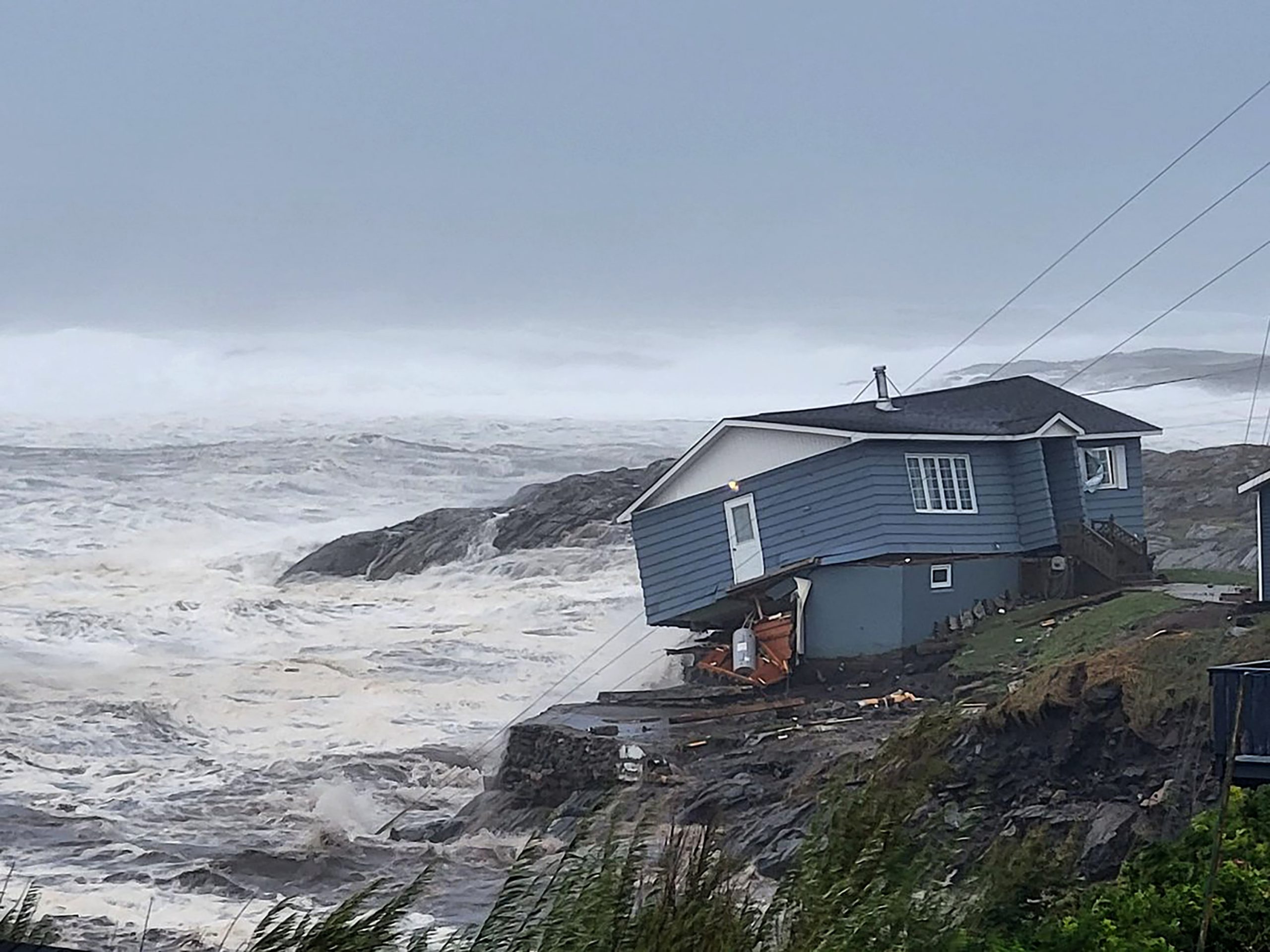 看世界／飓风菲奥娜登陆加拿大威力减弱　东部沿岸防豪雨大浪