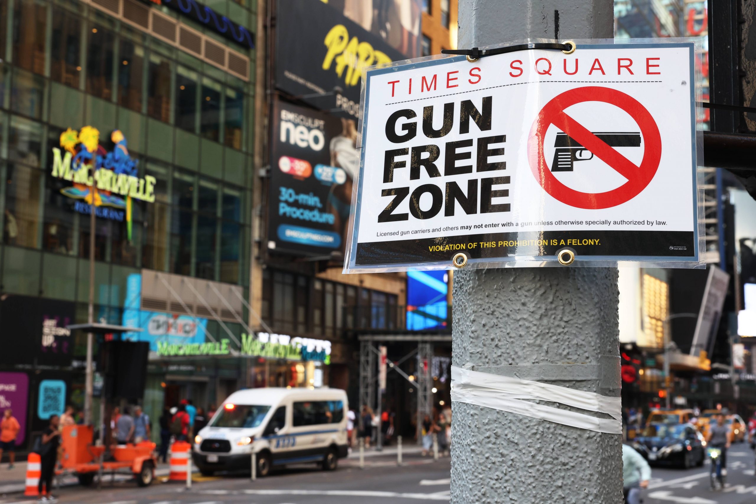 纽约州新法律周四生效 时报广场等公共场所禁止带枪