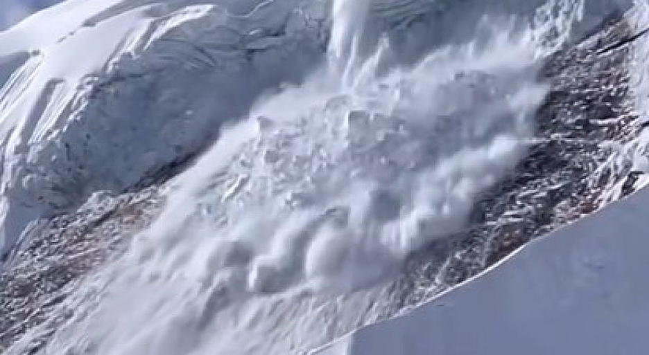 美国知名女登山运动员 尼泊尔掉进冰隙失踪