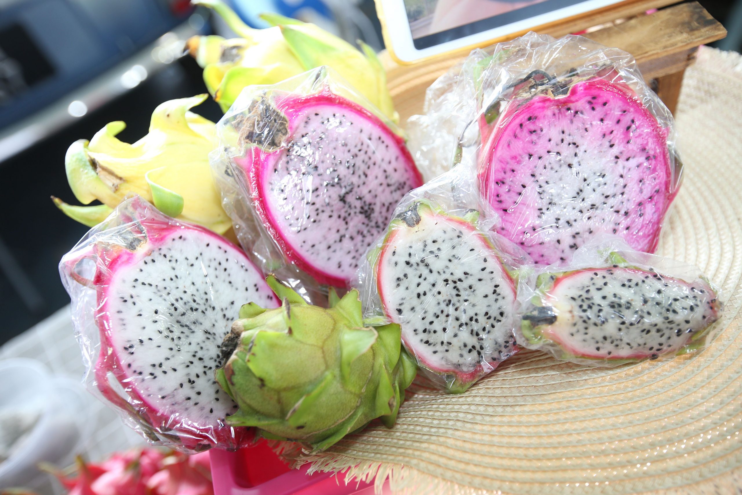 雪研发“粉红宝石”火龙果 在雪邦第一英里果园种植