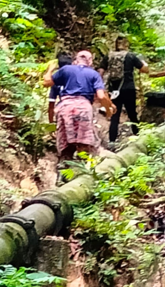 霹：巫裔女子单独一人登山迷路，消拯员寻获带下山