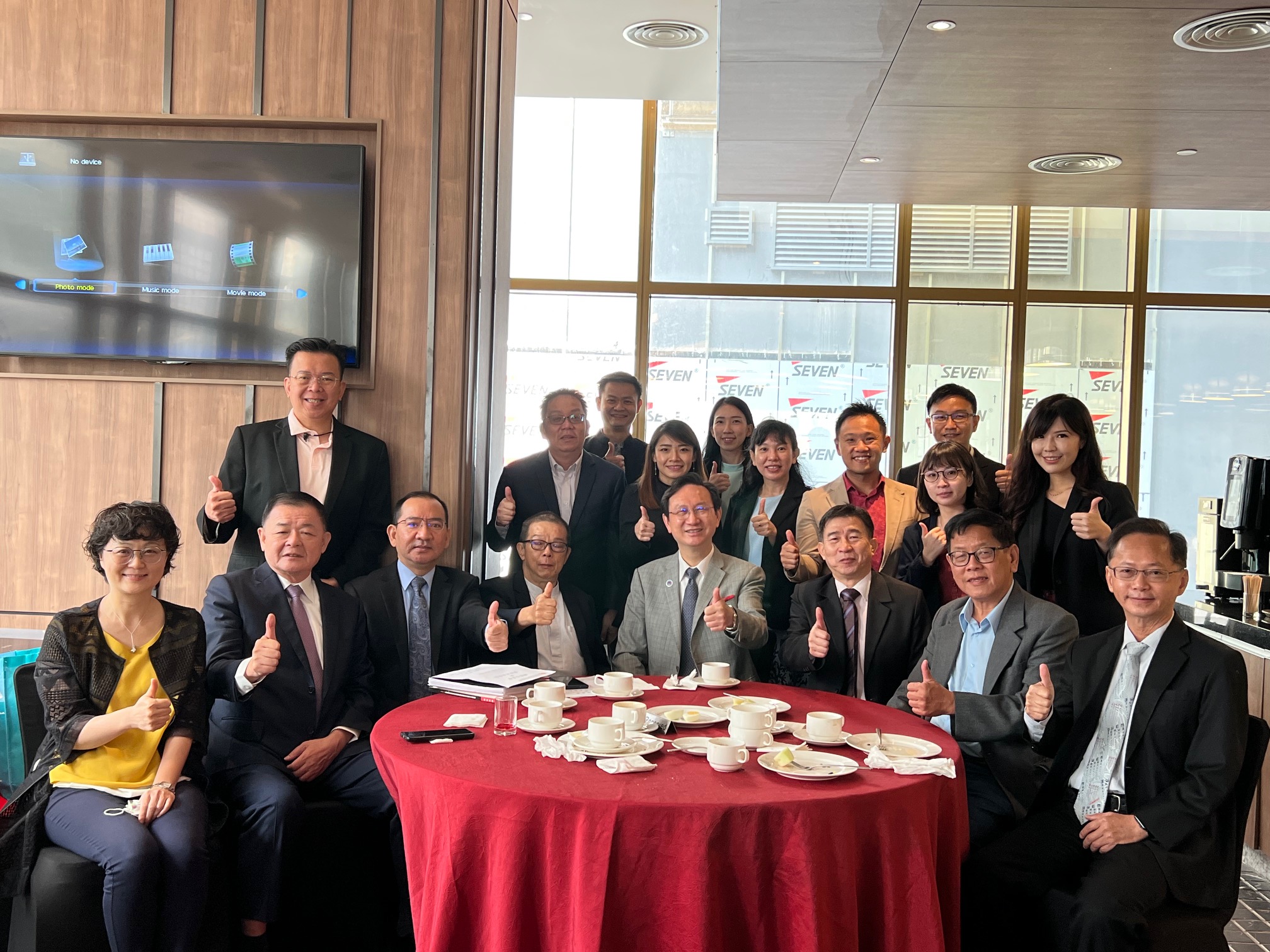 马来西亚华裔青年台湾观摩团辅导委员会文告