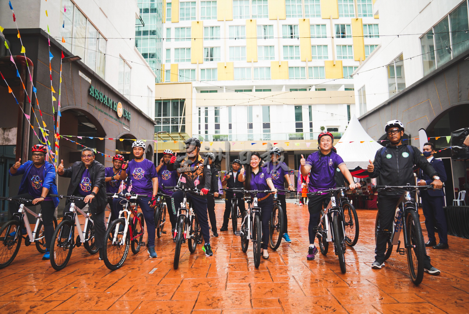 （古城第四版主文）“2022骑行吧”千人激活了马六甲的街道！