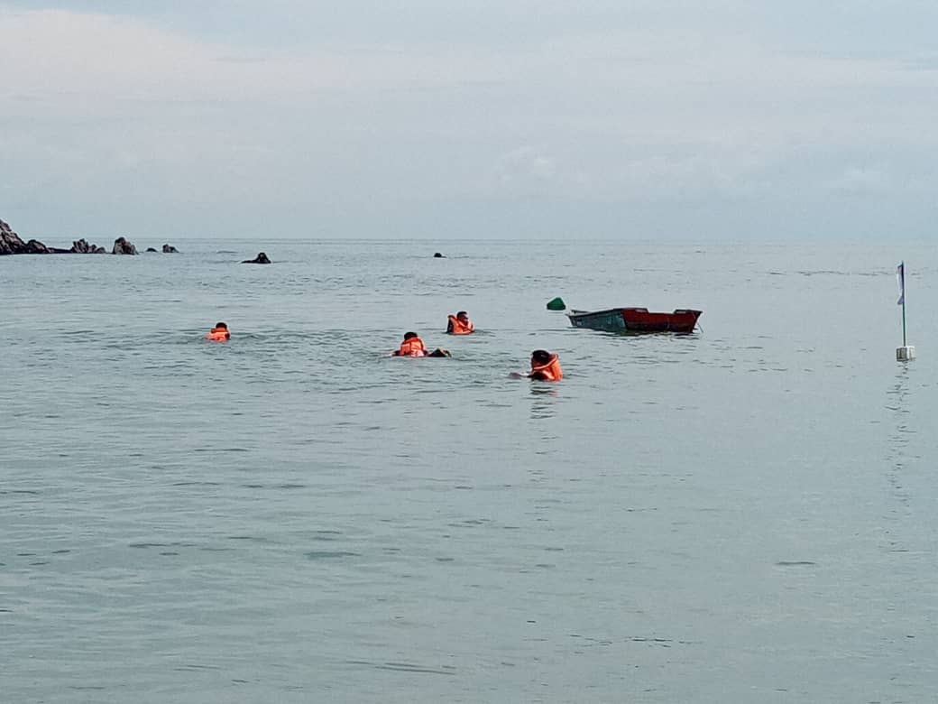 （已签发）柔：6少年海边戏水遇溺，1人溺毙2人获救后陷昏迷