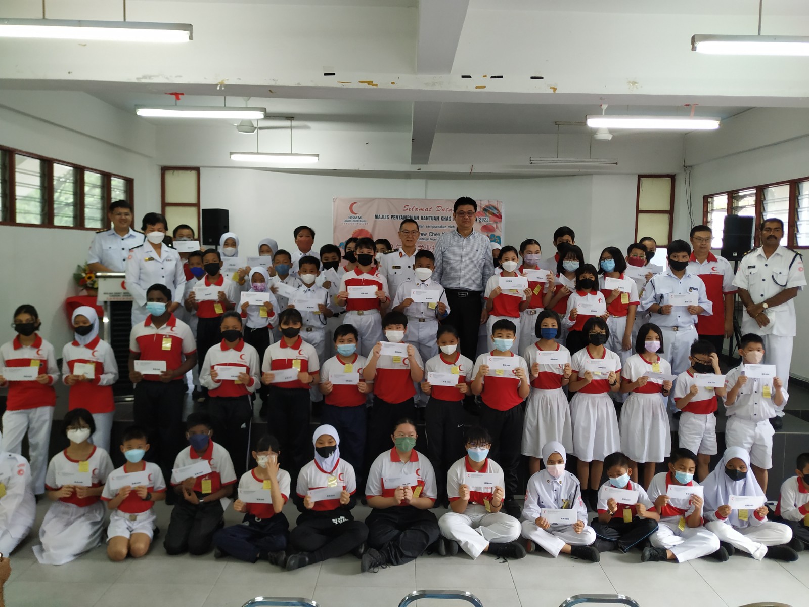 （已签发）柔：红新月会新山区会颁发教育援助金，110名清寒学生会员受惠