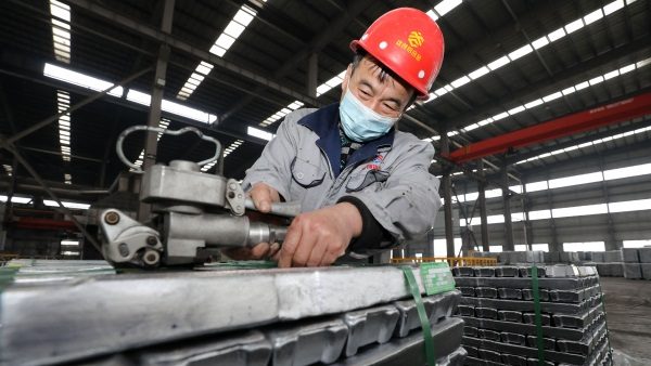 中国首8月工企  净利减2.1%