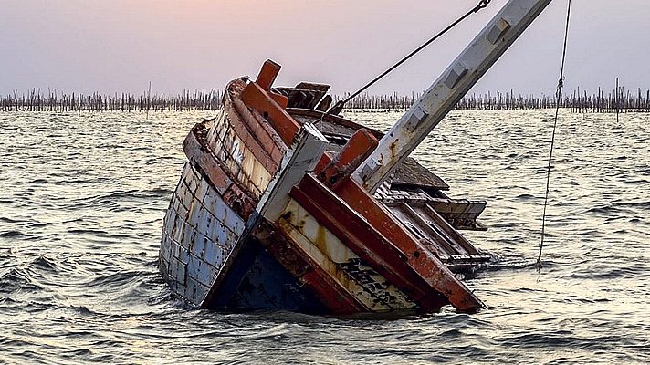 Boat capsizes off Cambodia, 23 Chinese nationals missing