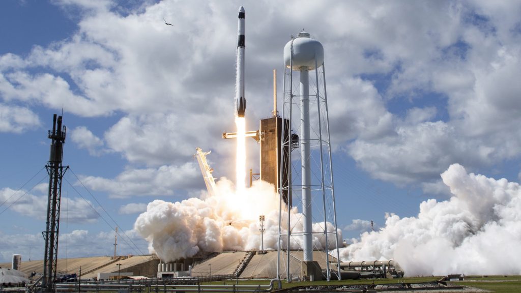 20年来首次 俄太空人乘SpaceX飞船在美发射升空
