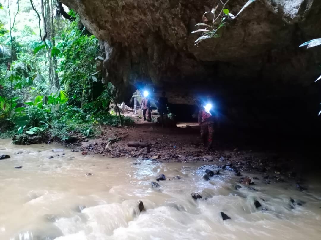 《爆裂点》椰壳洞取景遇淹水 周秀娜谭俊彦受困3小时