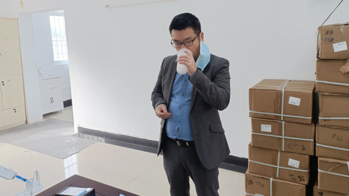 上海推吸入式冠病疫苗全球首例 吸入后闭气至少5秒