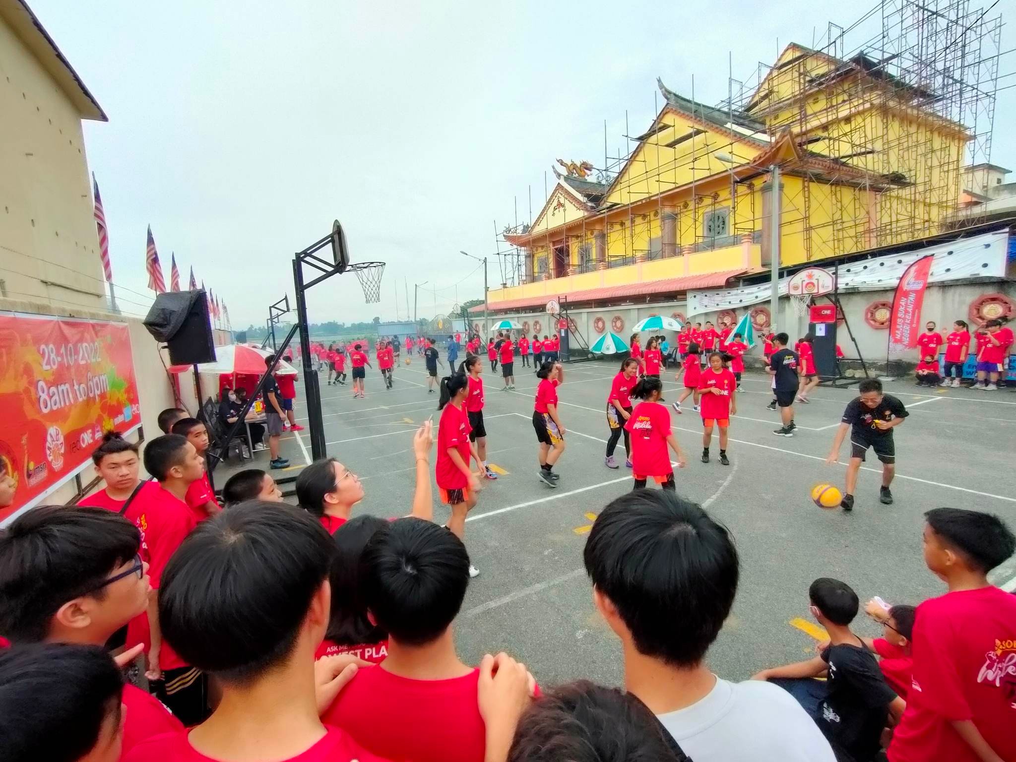 东：吉兰丹篮球总会会长颜锦庆促请丹州政府拨地，以让丹篮总兴建公共篮球场。