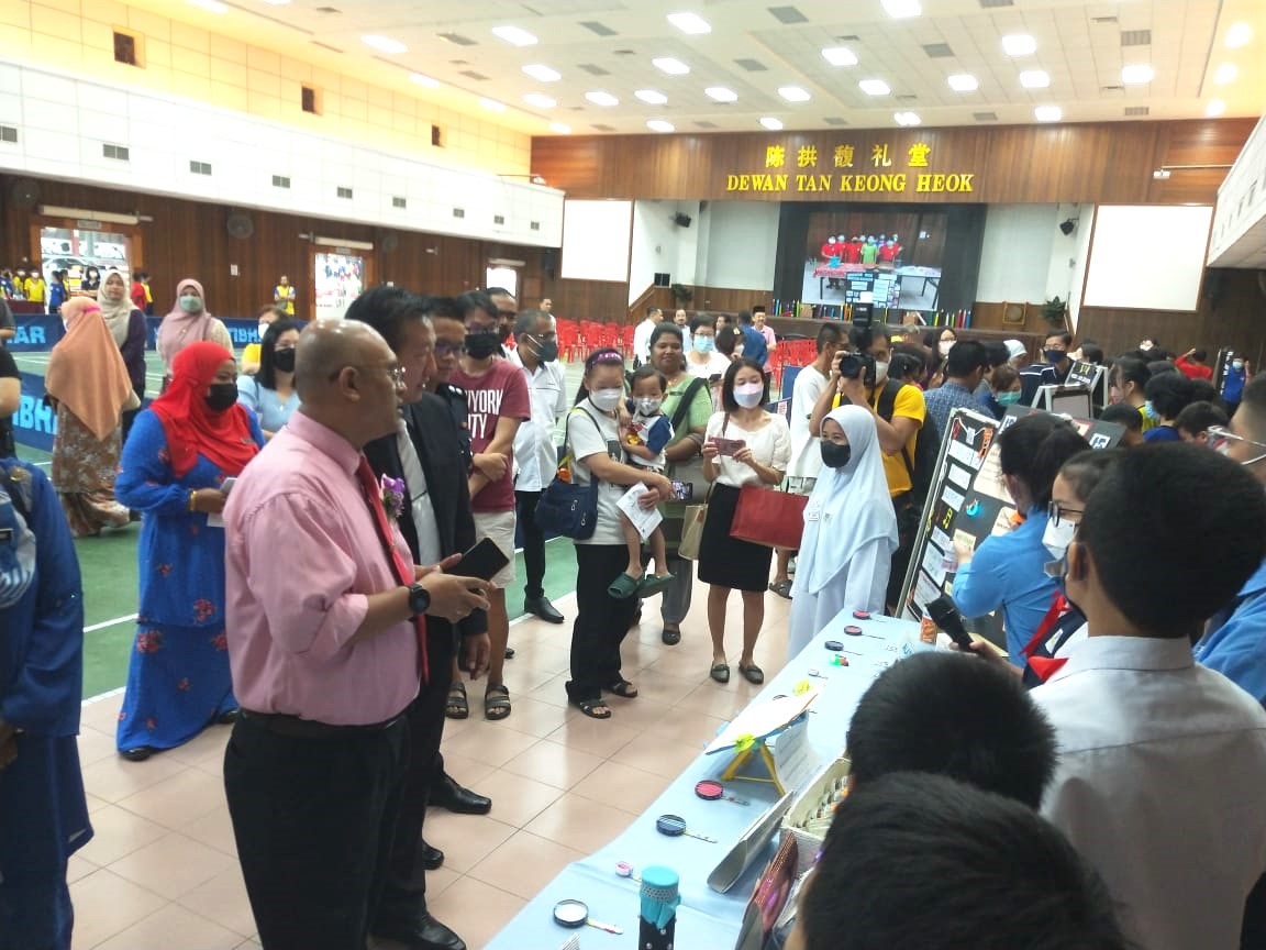 东：淡马鲁启智华小获选为淡属学校转型计划（TS25），并举行跨教学模式展览会。