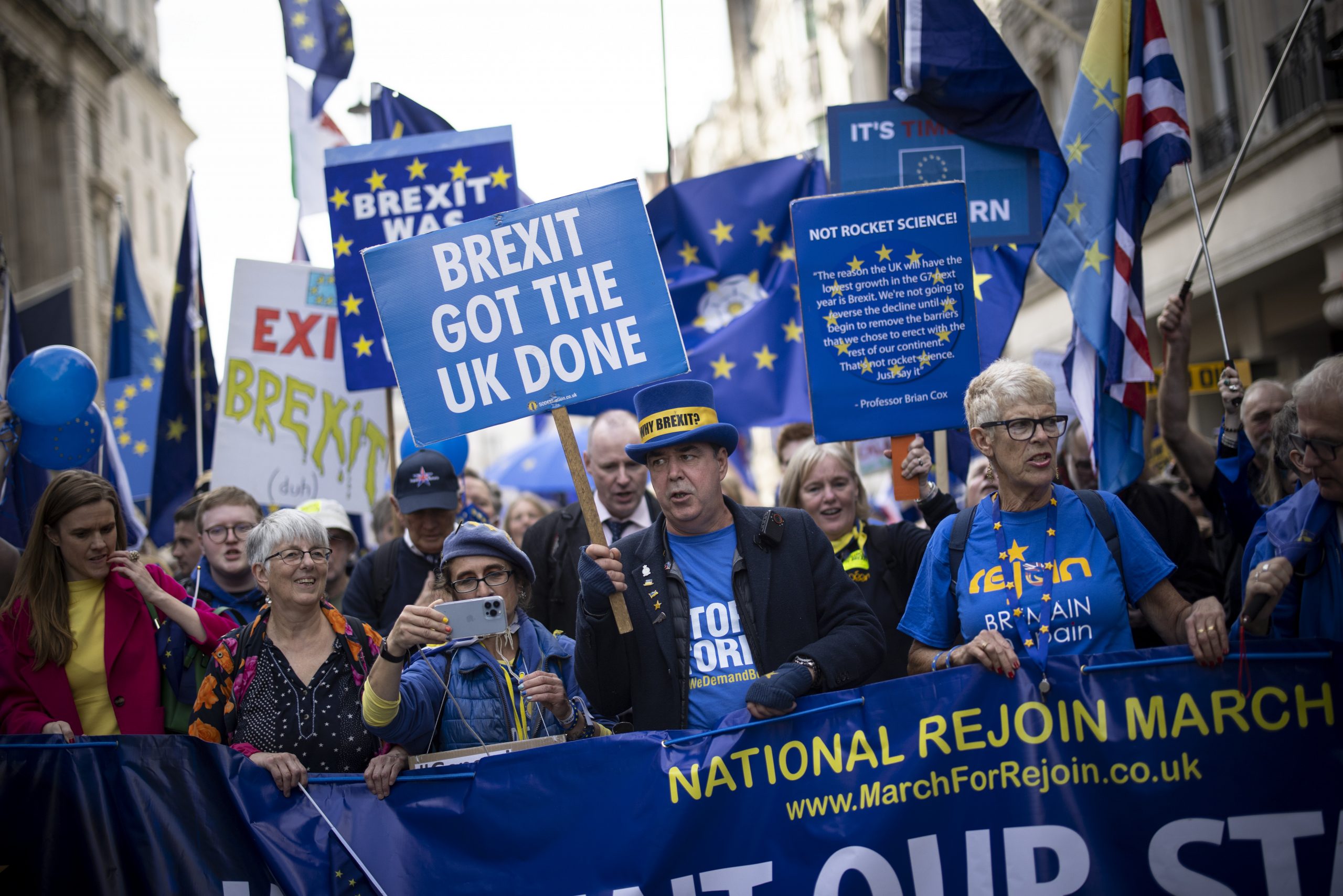 伦敦数千人示威 促英重入欧盟 