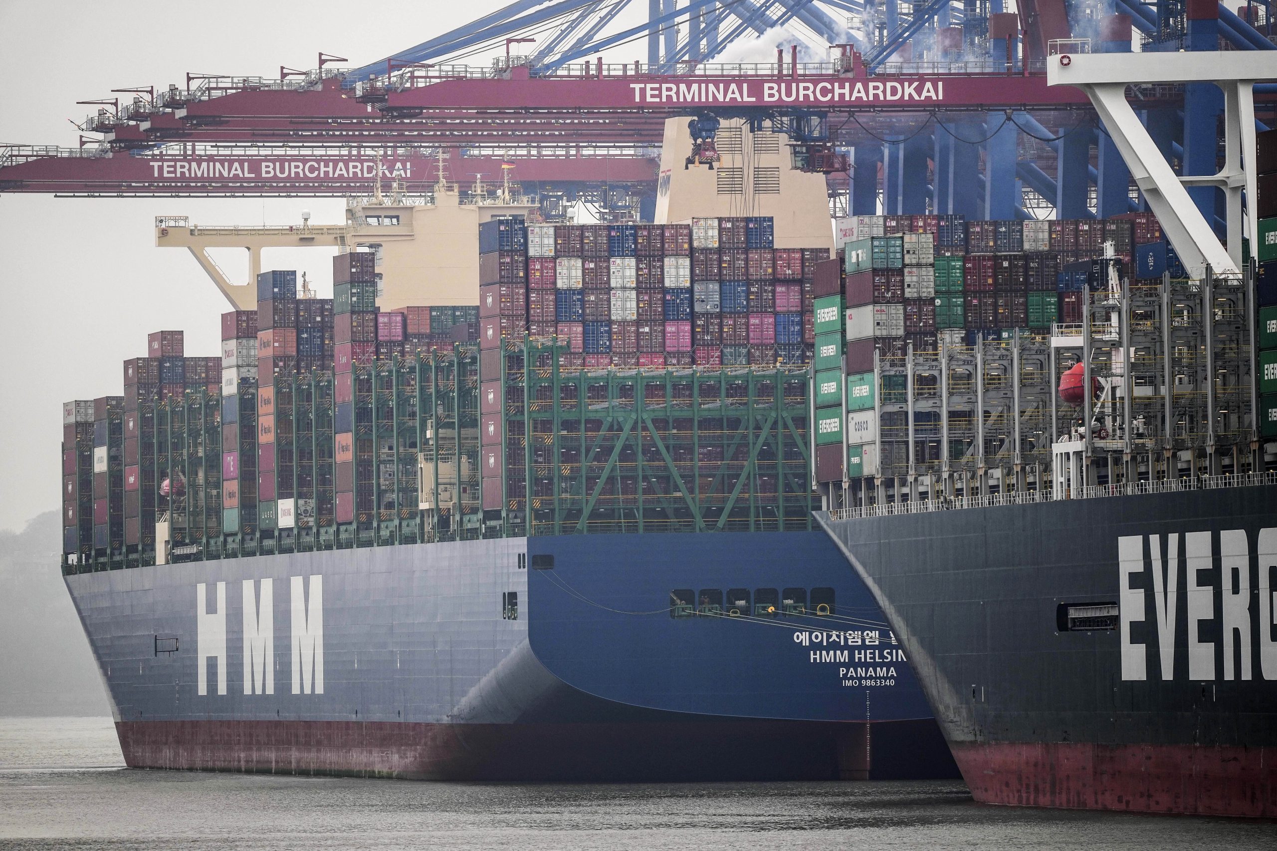妥协方案  德国政府批准减少中国在汉堡港持有股份