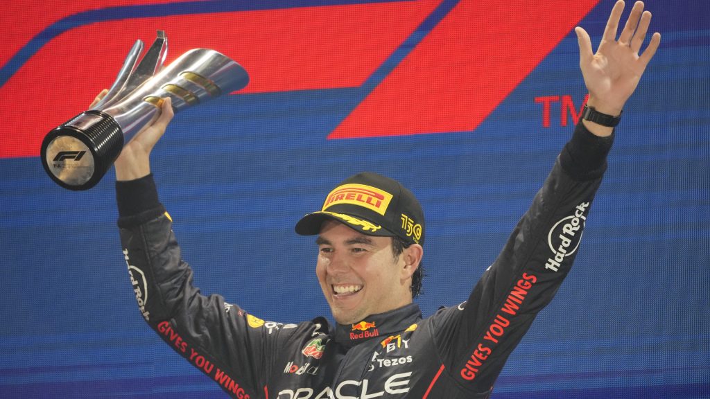 新加坡站F1赛 顶住压力挫勒克莱尔 佩雷兹夺赛季次冠