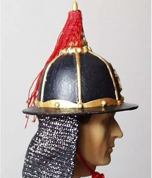 更进新闻／李宁新品被指似日军服 公司高层：设计源于中国古代笠形盔