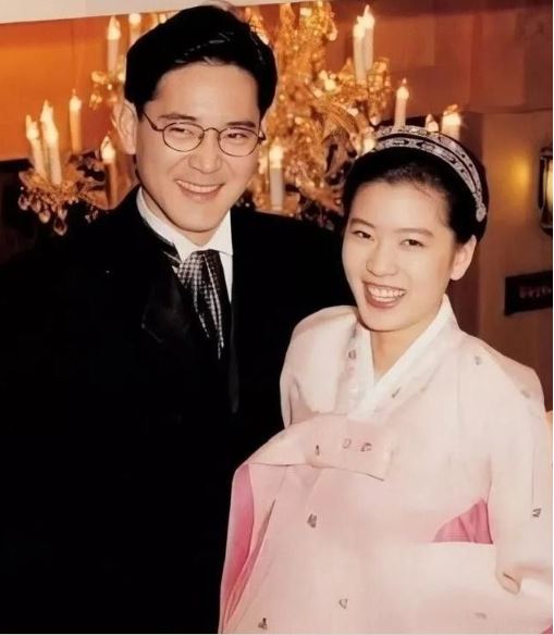 李在镕2009年离婚  前妻男友为韩星李政宰 