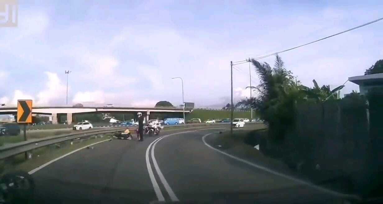 社交媒体广传巡警追骑士造成两辆摩托车相撞，内容不实
