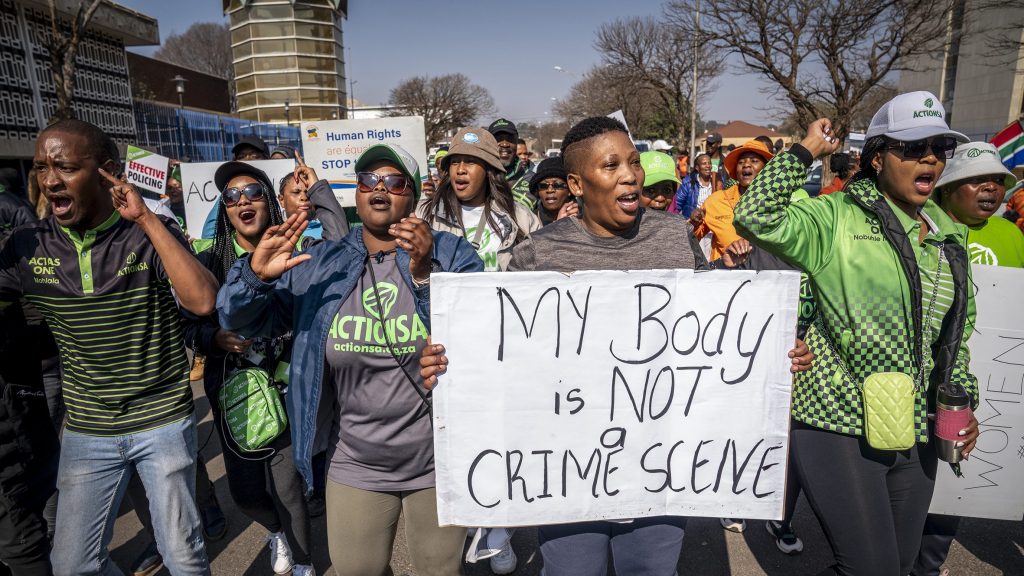 南非8女子拍MV遭轮奸事件  14疑犯不获起诉惹争议