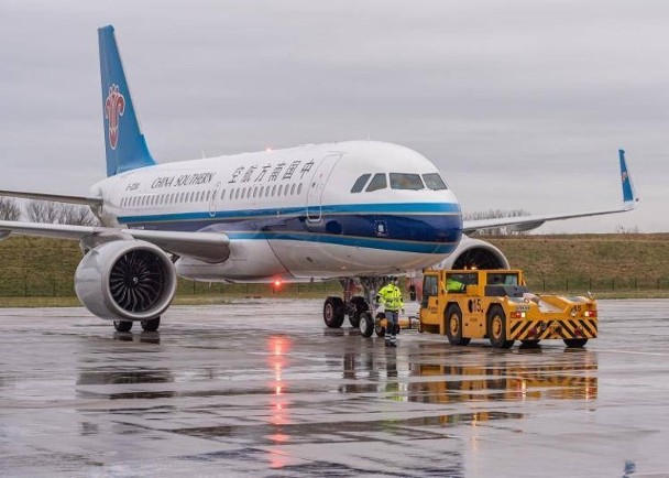 看世界／载客A319neo客机　首飞抵西藏高高原机场