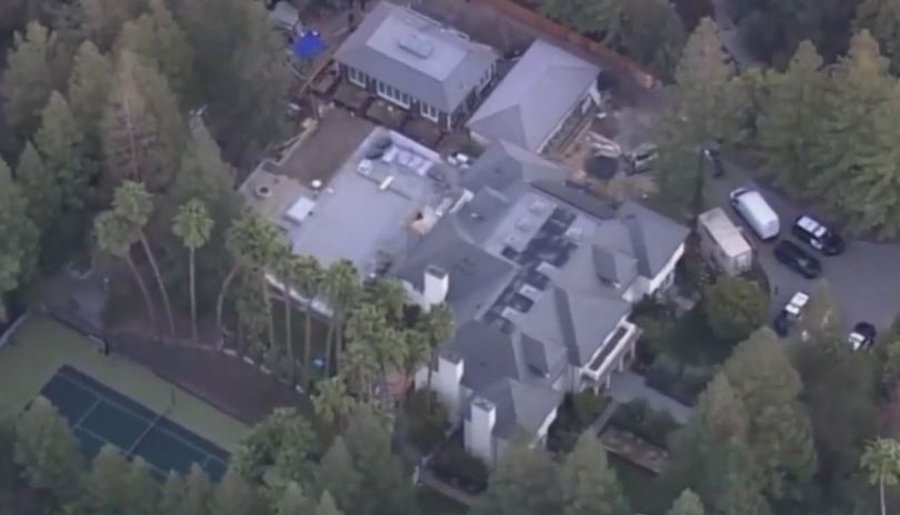 美国矽谷豪宅离奇事件 1辆马赛地被埋在院子里