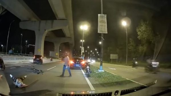 脚车骑士换车道被撞轻伤   警方：寻肇祸摩托骑士调查