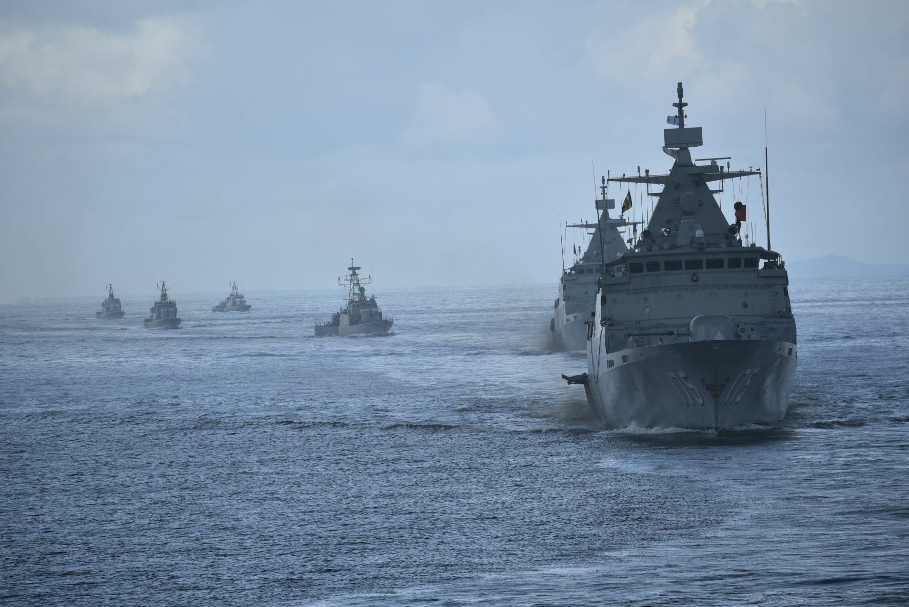 过时军备须提升 东舰队促增国防预算