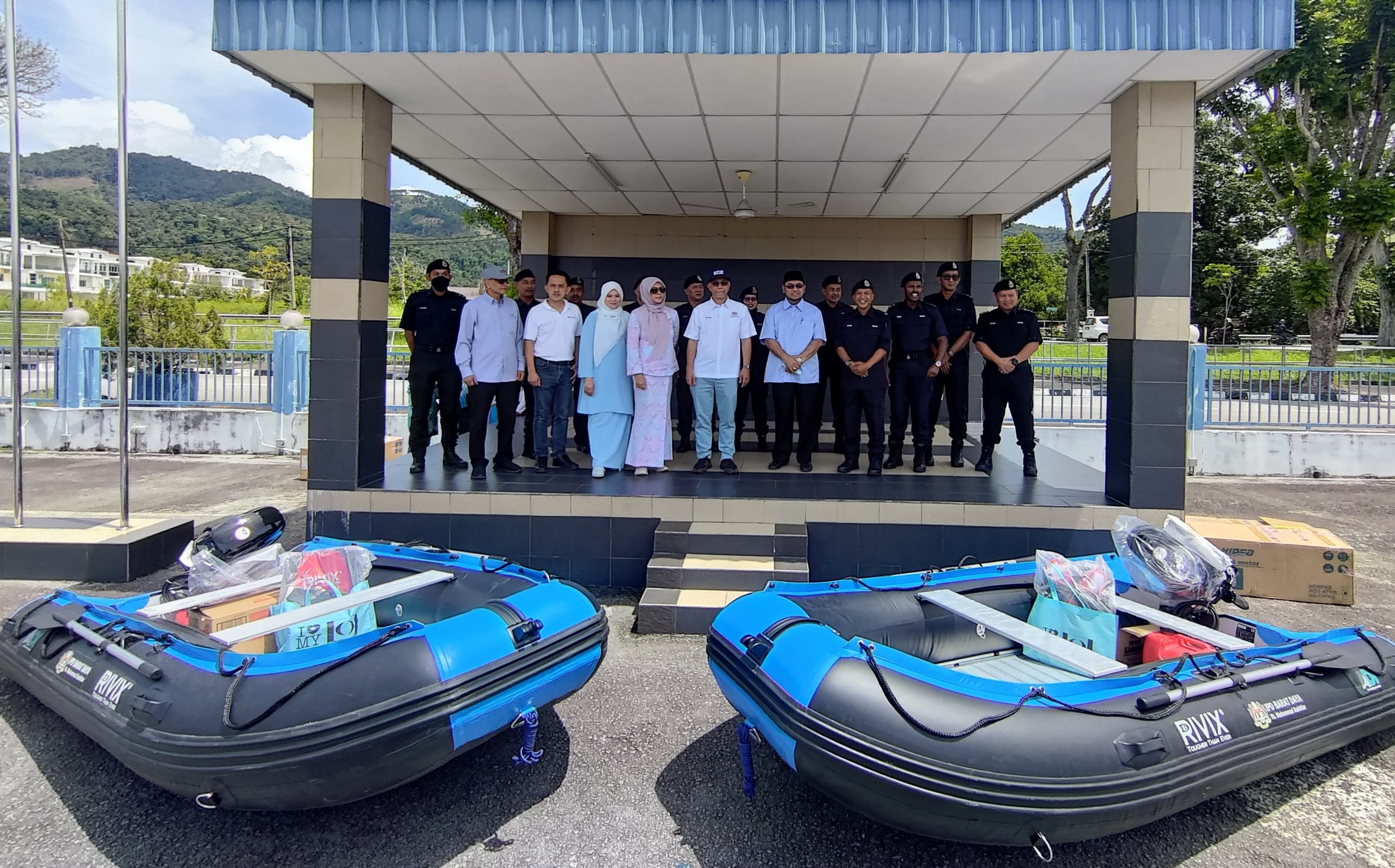 （大北马）蓝眼议员开划艇课程班，努鲁：学会划船水灾救人