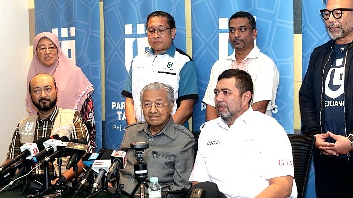 Mahathir, Mukhriz to defend seats