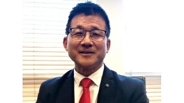 Malaysian born Aussie MP advises pupils in hometown to study hard