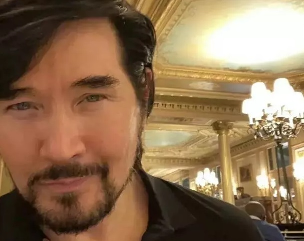 61岁费翔晚年生活曝光 自曝仅有2只猫做伴