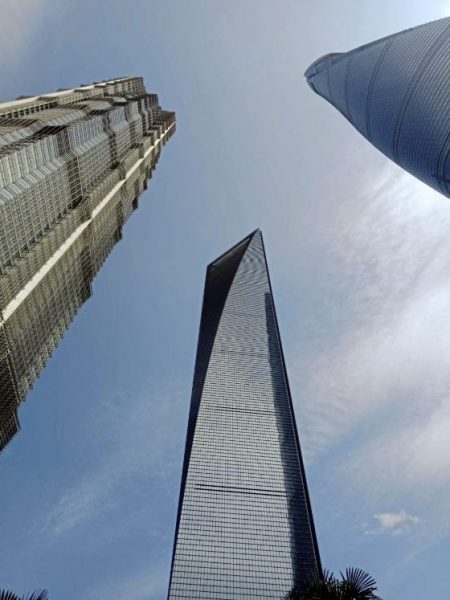 3座新颖的摩天大楼，从左到右为金茂大厦、环球金融中心和上海中心大厦。(photo:SinChew)