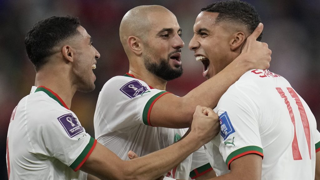世界杯 2比0挫比利时  摩洛哥保16强希望