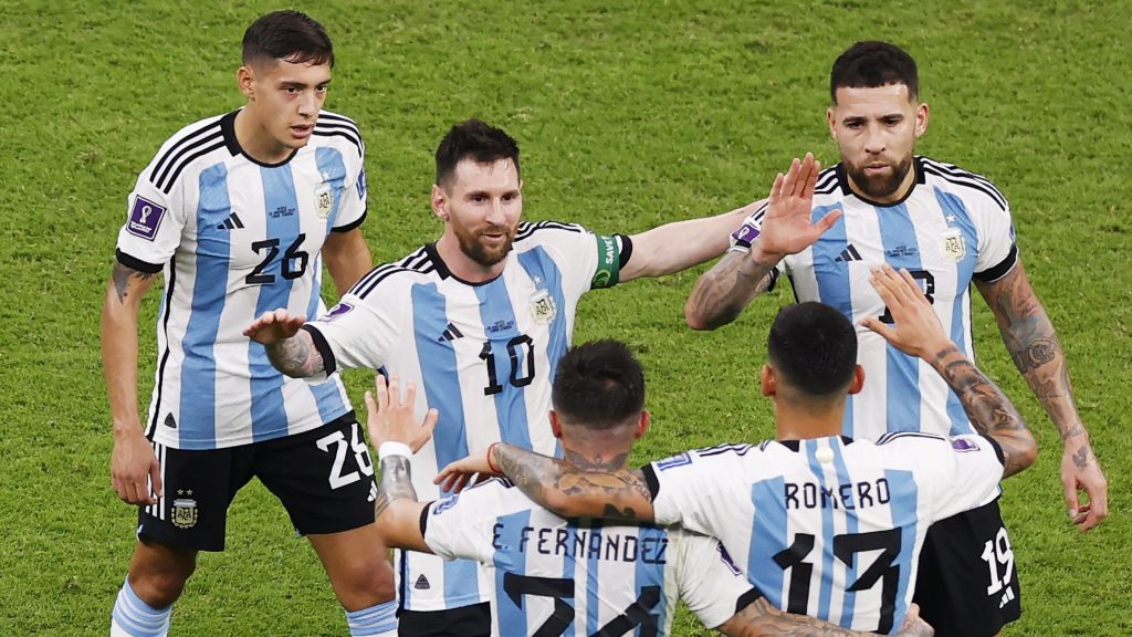 卡塔尔世界杯|阿根廷挫墨军保出线希望  梅西成救国英雄