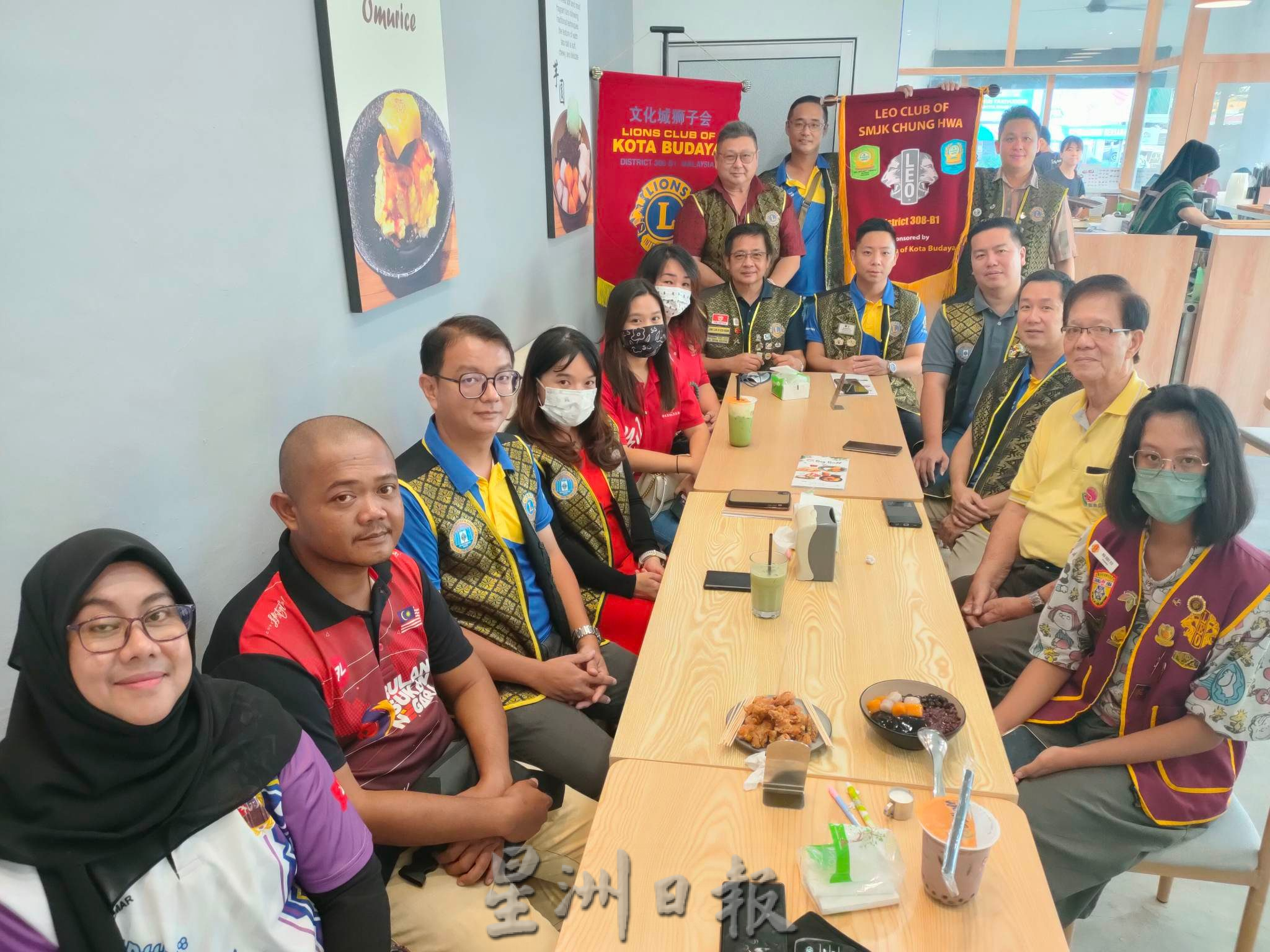 东：丹州6个组织即吉兰丹文化城狮子会、中华中学幼狮会、马来西亚郭林气功研究会吉兰丹分会、吉兰丹刘氏宗亲会、吉兰丹佛牌公会和Serumpun Kelantan定于12月2日和3日联办捐血运动。