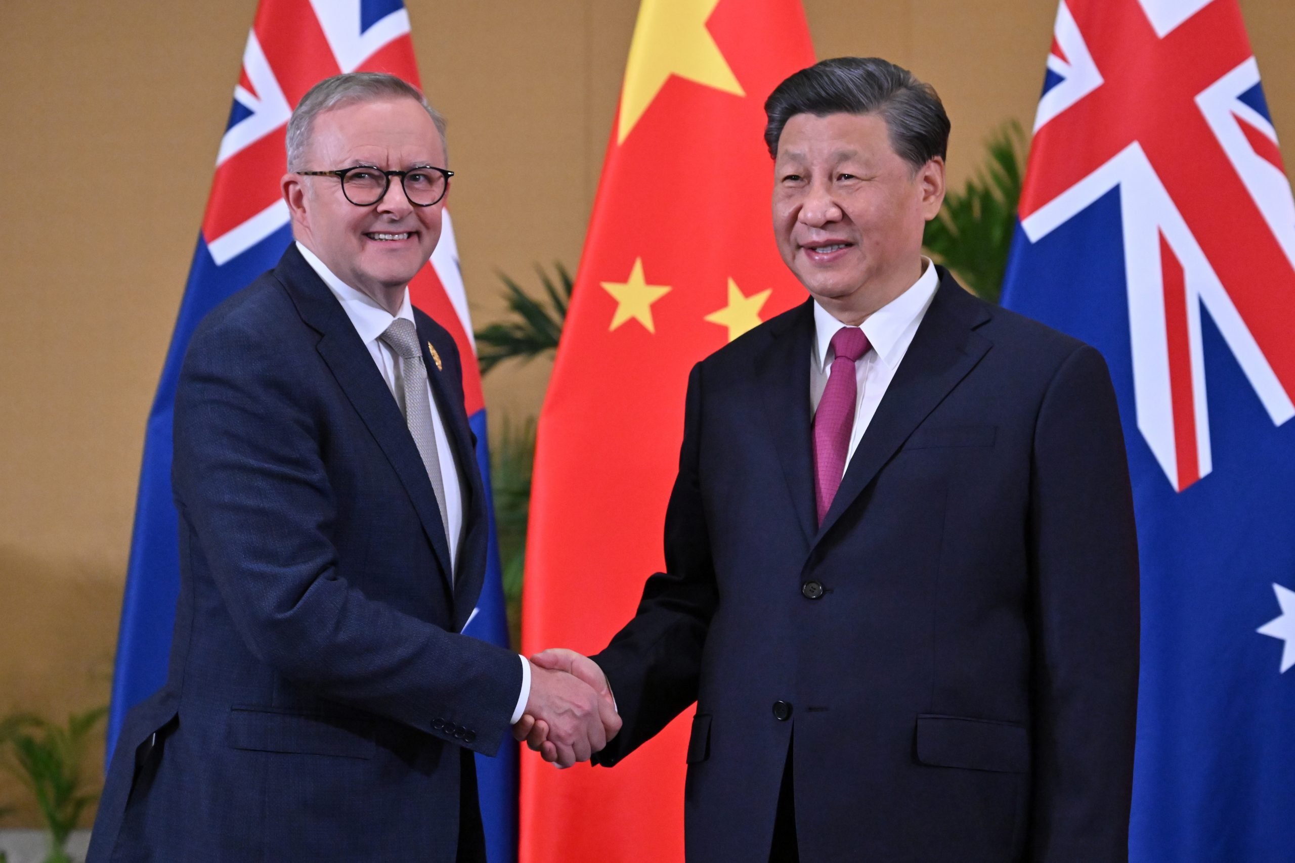 中澳领导人6年来首次正式峰会 　习近平:改善两国关系符合根本利益 