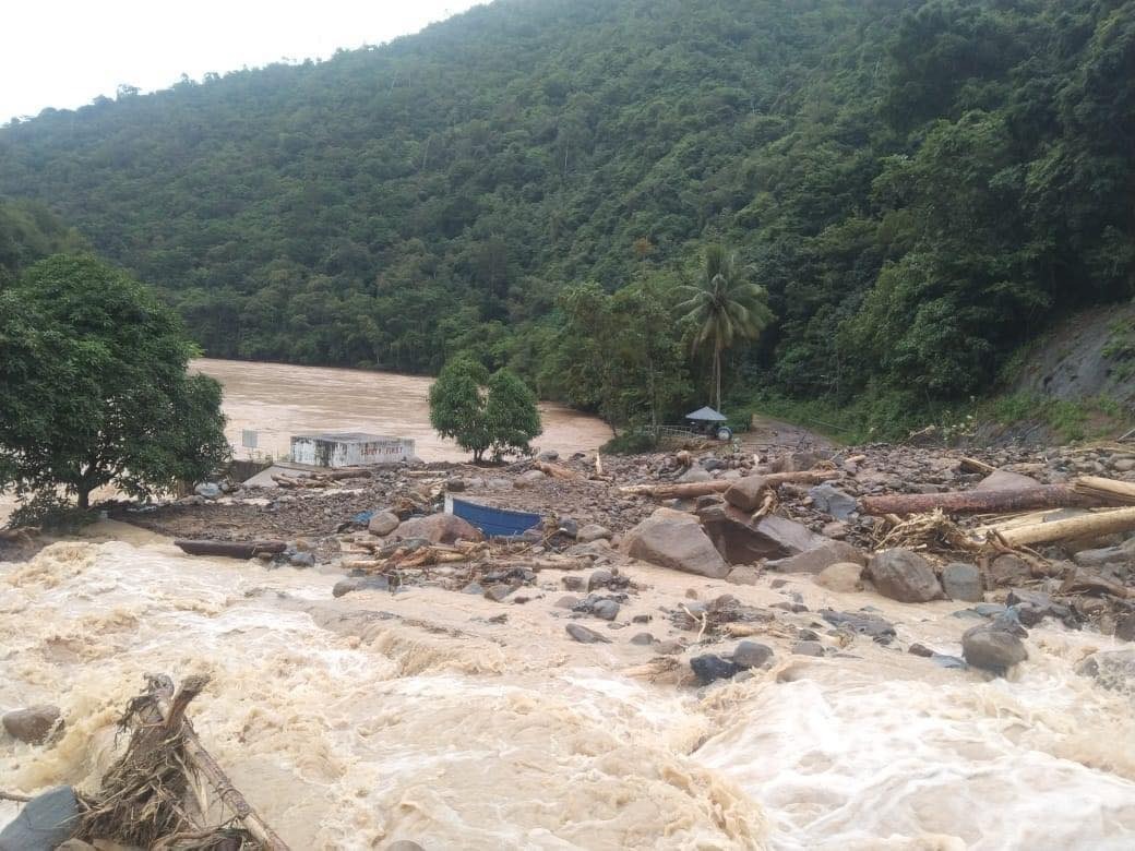 丹南邦宜水力发电厂遭泥石流冲坏 6员工死里逃生
