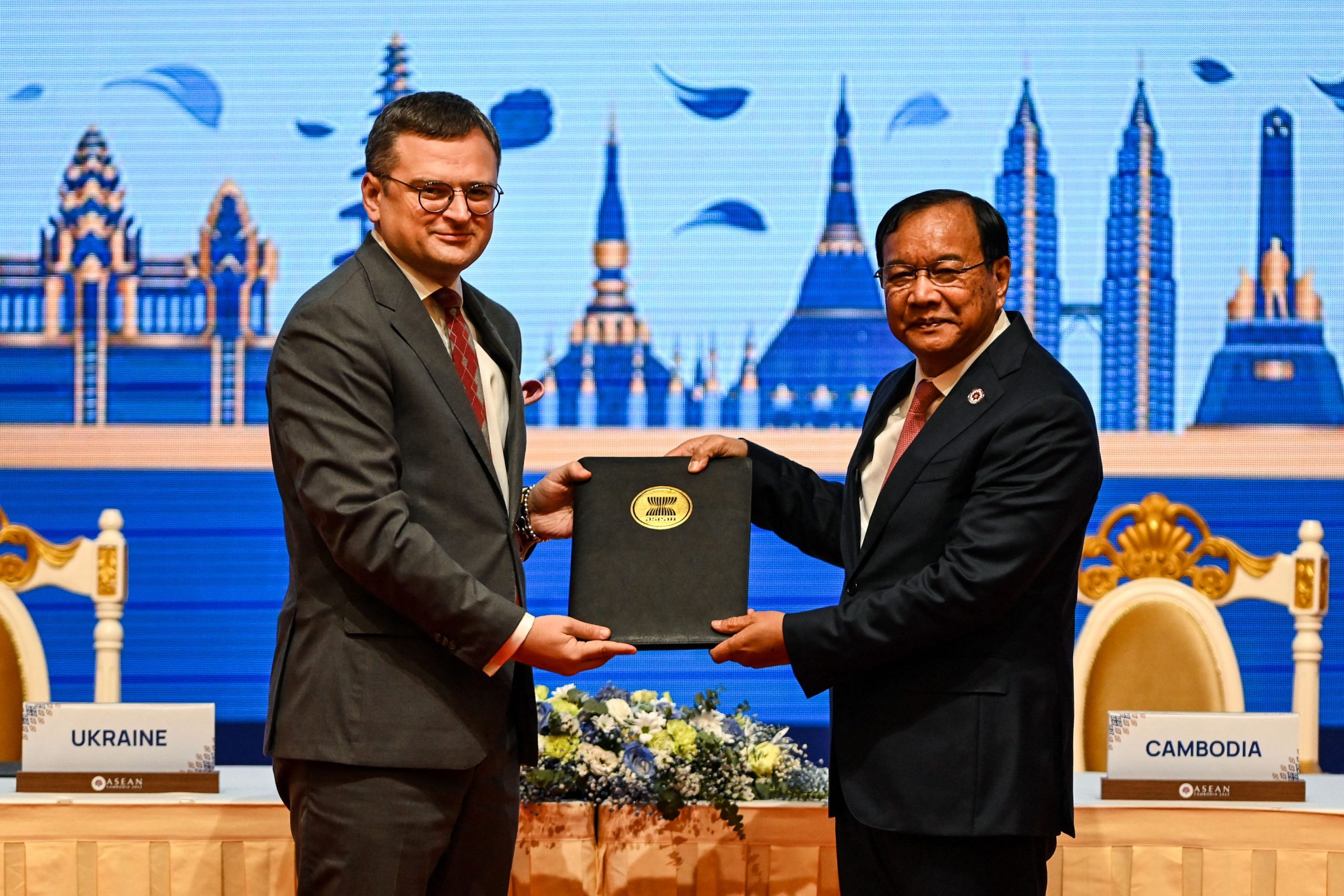 乌克兰签署加入《东南亚友好合作条约》协议书