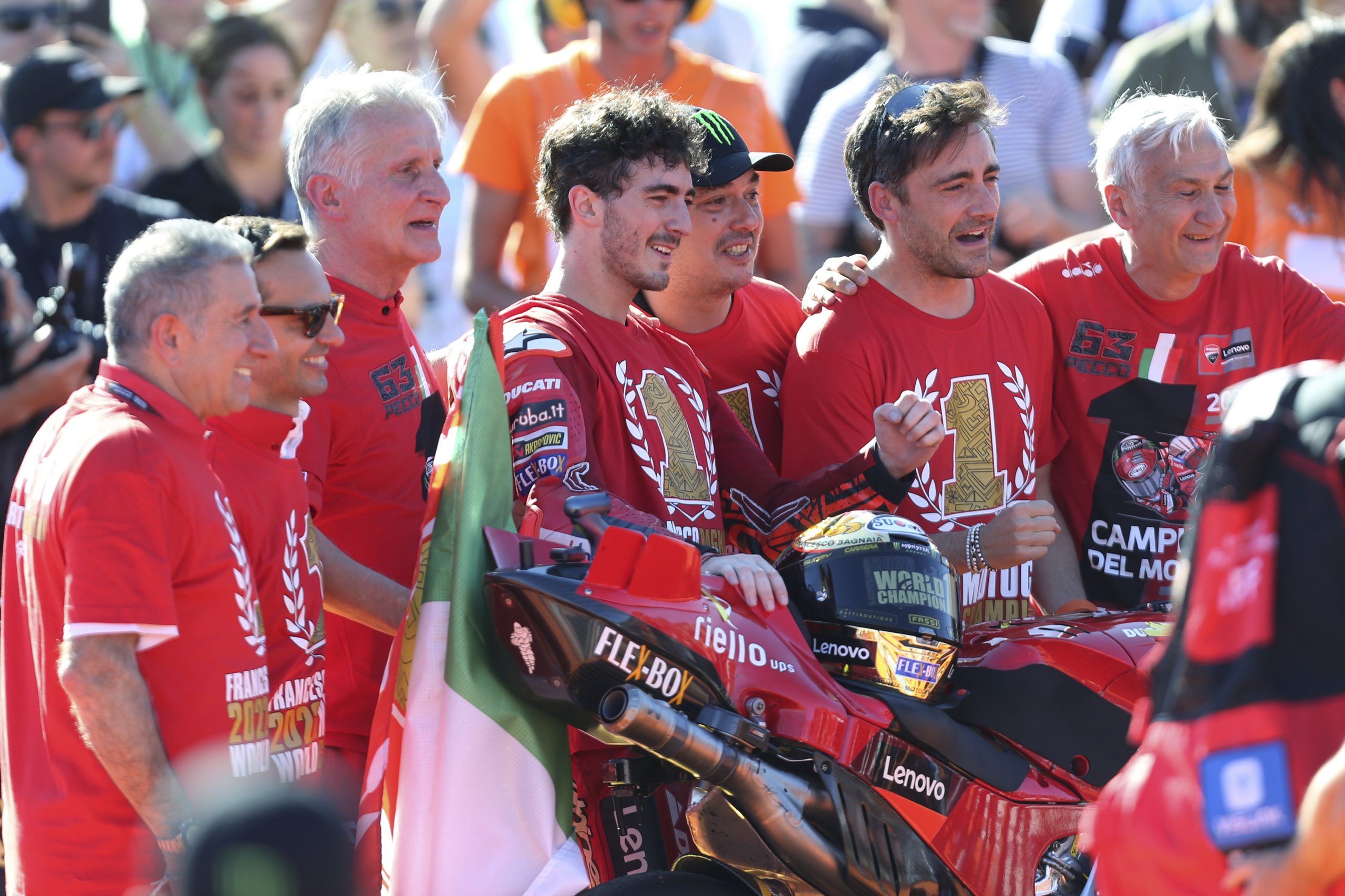 华伦西亚站MotoGP|史诗级逆转秀首摘世冠  巴尼亚亚完美升华