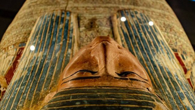 埃及考古学家发现“金舌头”木乃伊　