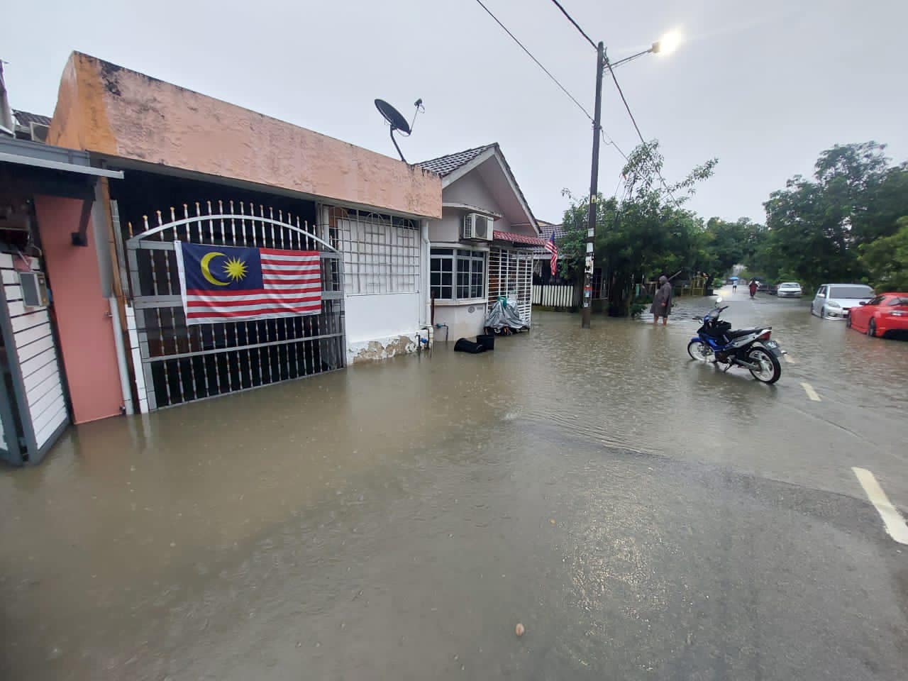 大都会/安邦哥沙花园3/4路发生水灾，整40间屋子受影响