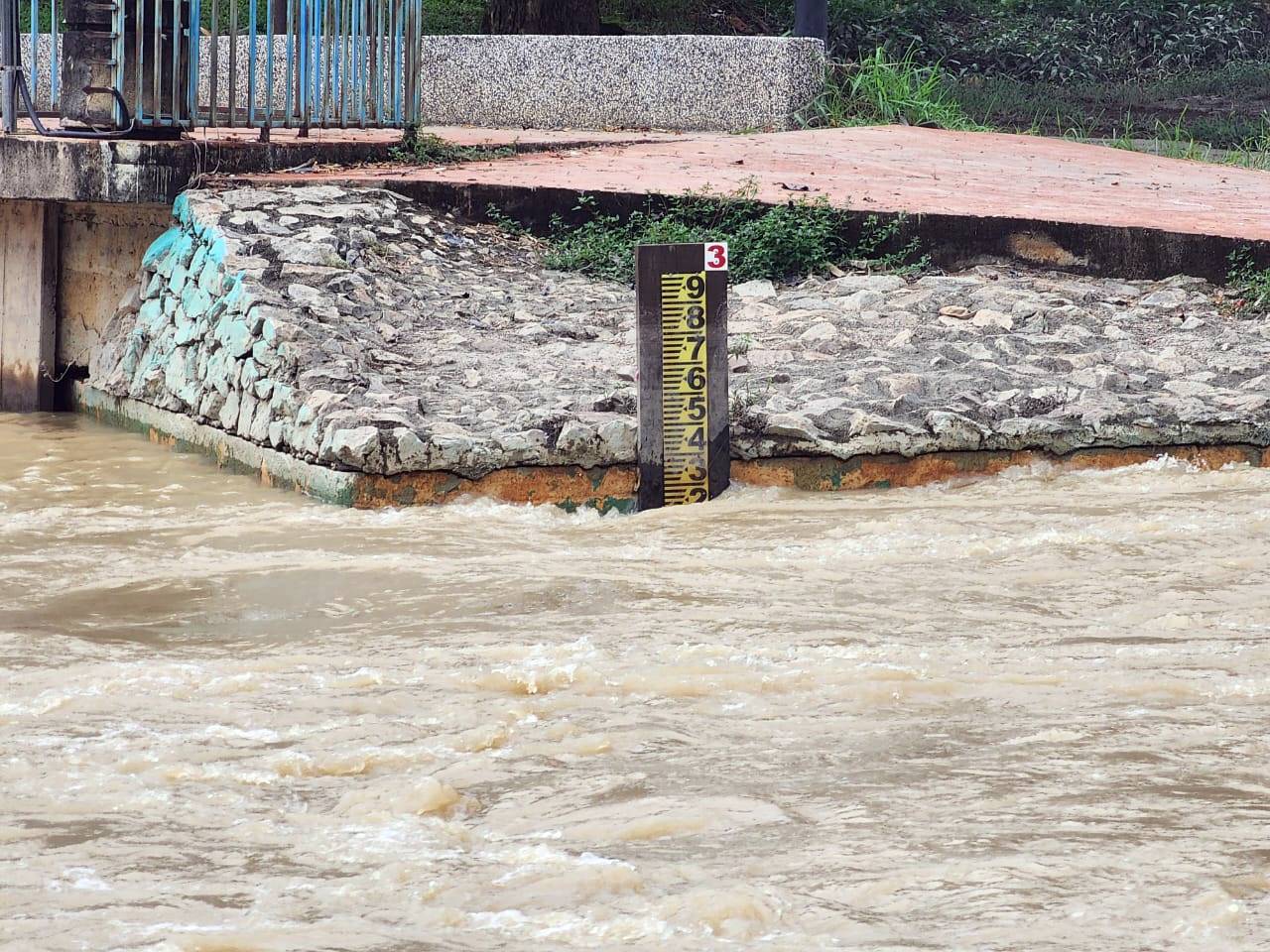 天气预报投票日甲降雨，涨潮时间低洼地有水灾的风险