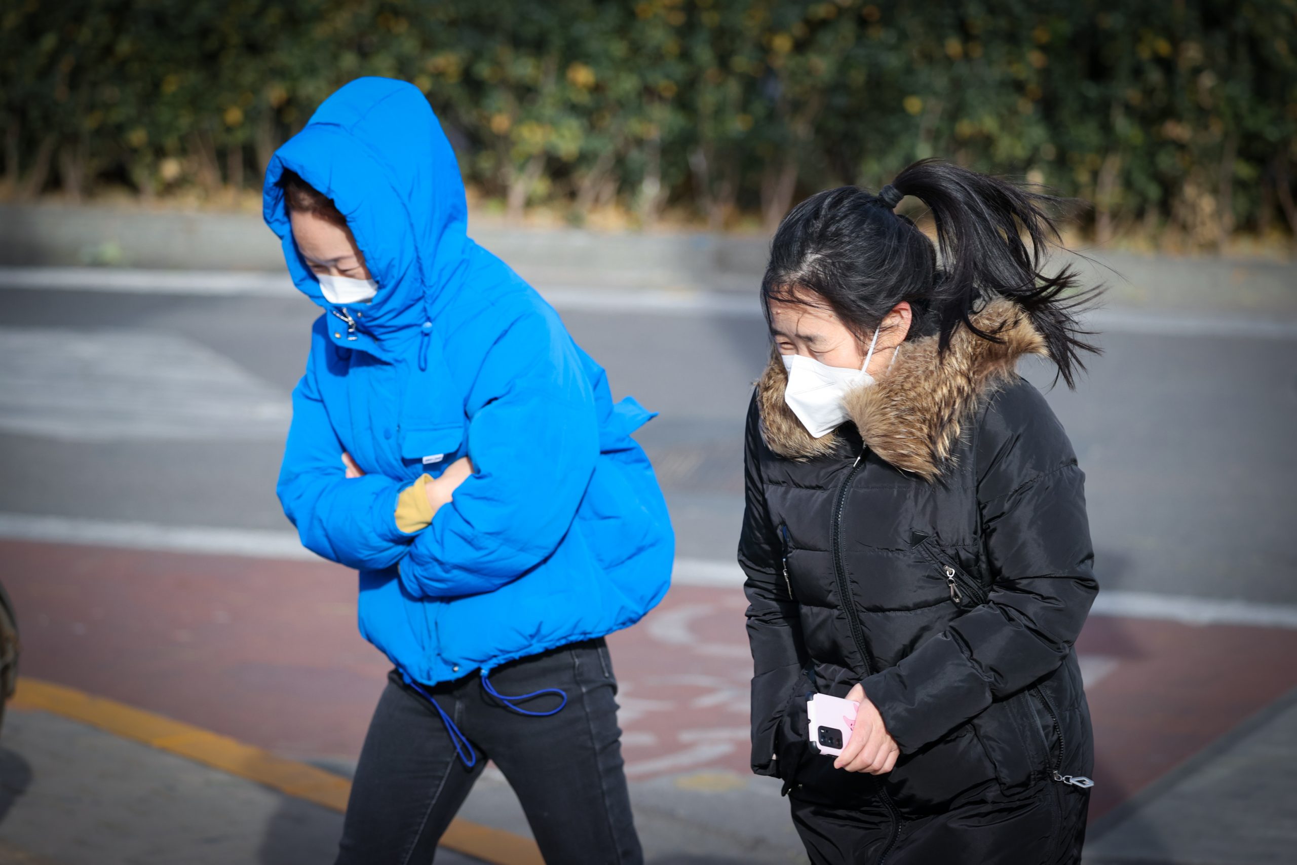 寒潮来袭中国多地气温“速涷” 河北零下30度北京急降15度