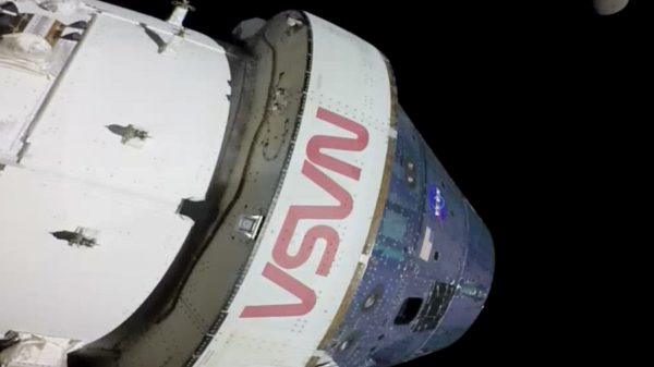 NASA“猎户座”太空船创离地球最远纪录