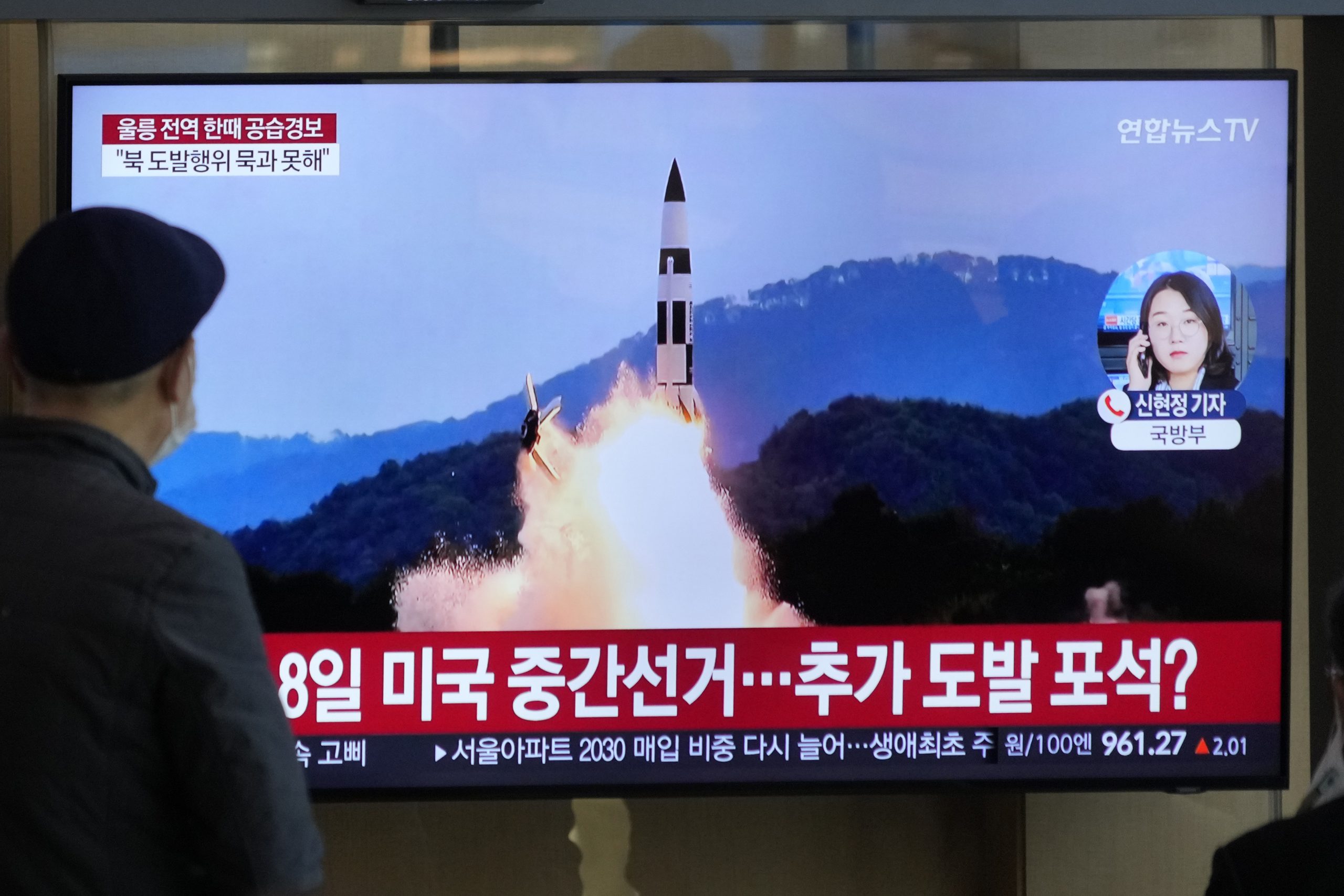 朝鲜至少射10枚导弹！首次极靠近韩国领海 韩紧急“射3枚导弹”回敬
